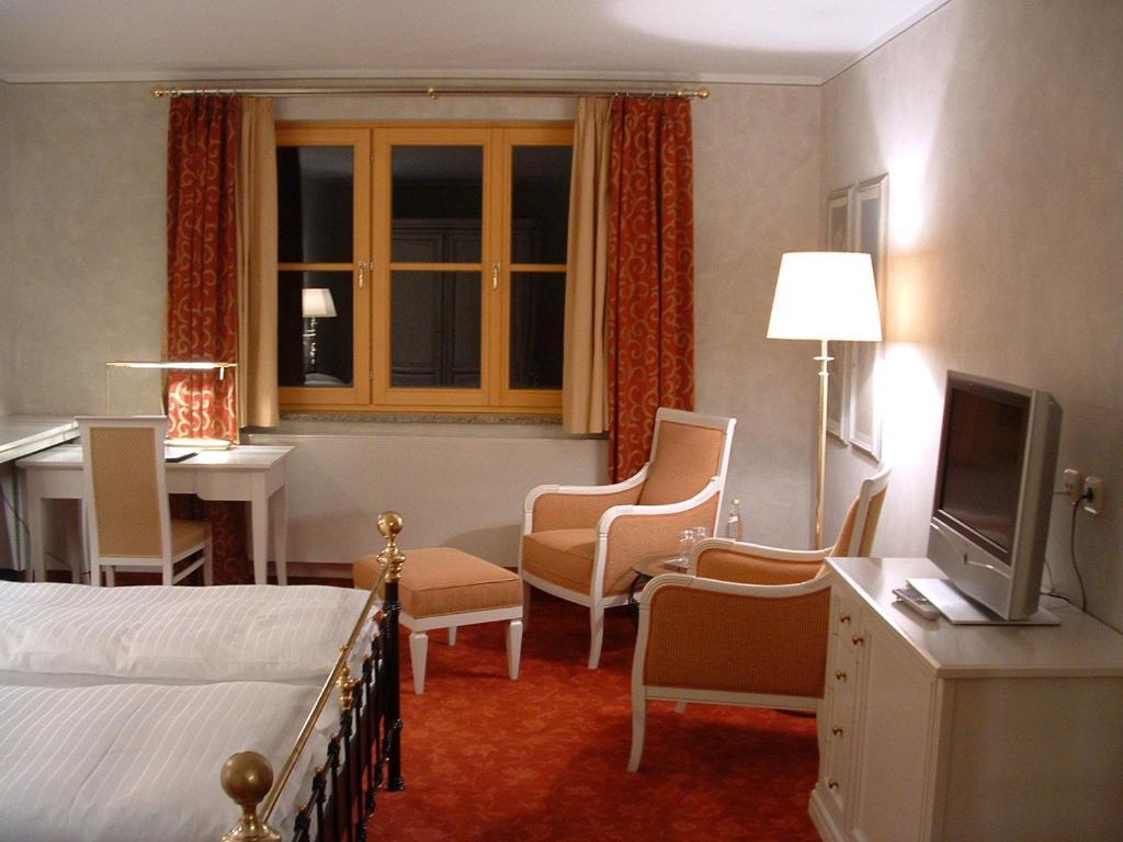 Altstadthotel Bräuwirt Weiden in der Oberpfalz Zimmer foto